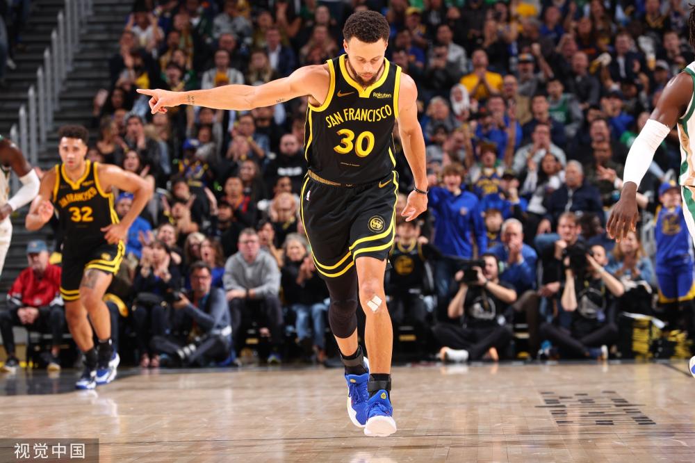 国足持续在 国足持续在